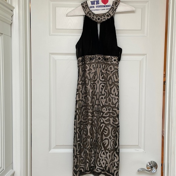 SUE WONG size 4 beaded Neiman Marcus dress - Picture 3 of 14